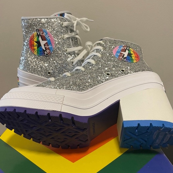 RARE LIKE NEW WITH BOX LGBTQIA+ PRIDE EDITION Converse Chuck 70 De Luxe Heel - Picture 3 of 3